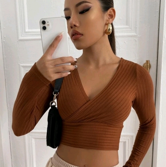 SHEIN Tops - Brown V neck crop top